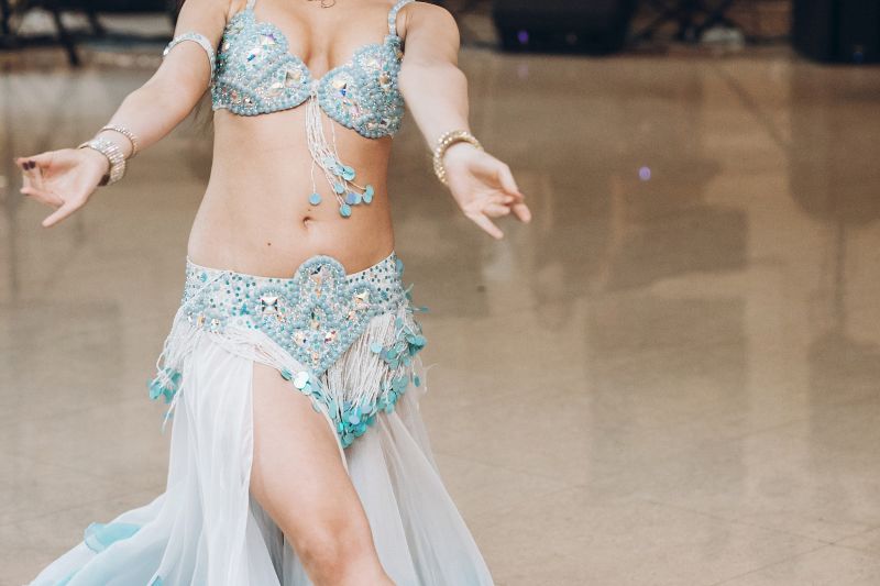 hip move in belly dancing