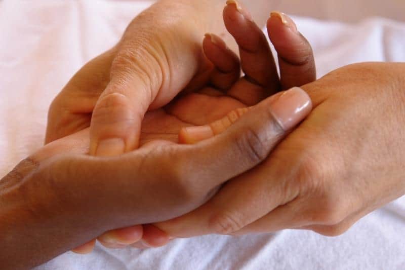 hand reflexology massage