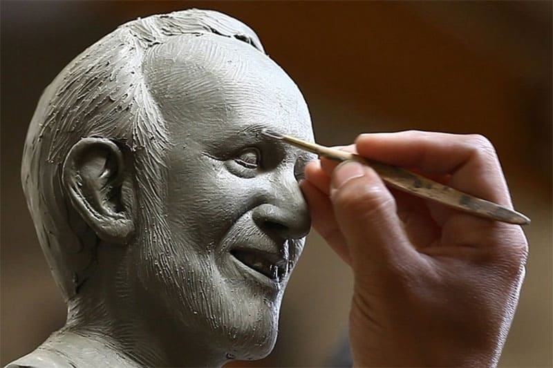sculpting a head portrait
